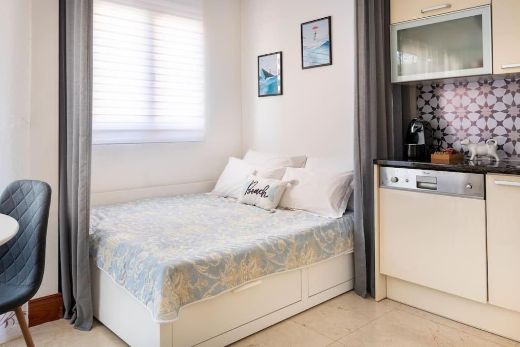Seaesta Apartment Pool And Beach Слатине Экстерьер фото